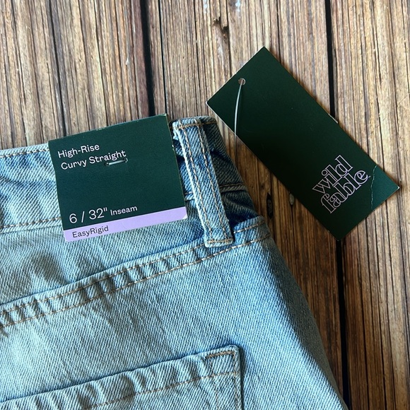 NWT Wild Fable High-Rise Curvy Straight Light Wash Jeans 6 - Picture 2 of 6
